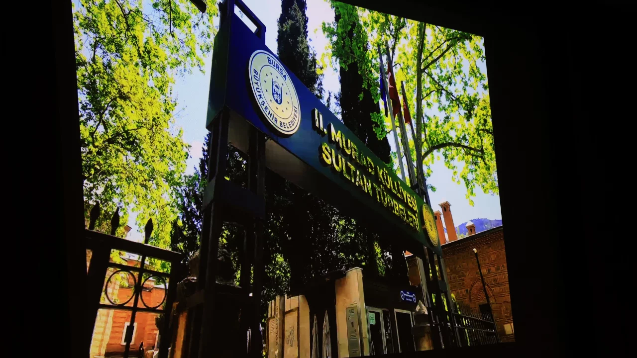 "L&acirc;mi&icirc; Çelebi'nin Kaleminden Bursa" belgeseline ilk gösterim yapıldı
