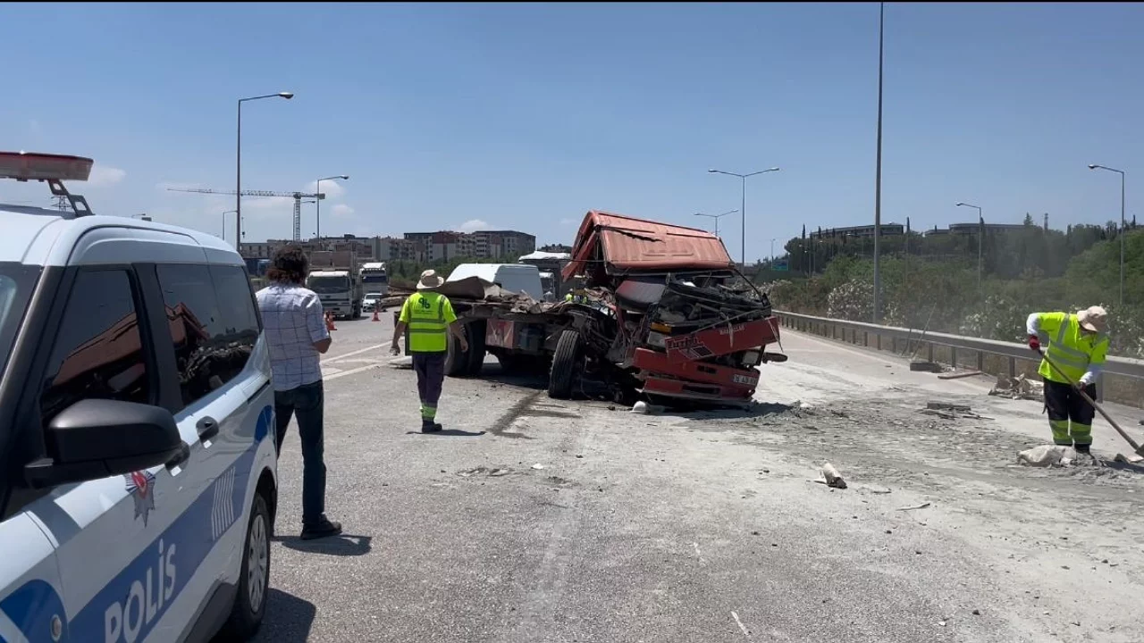 Bursa'da otoyolda zincirleme facia! Hayatını kaybetti...