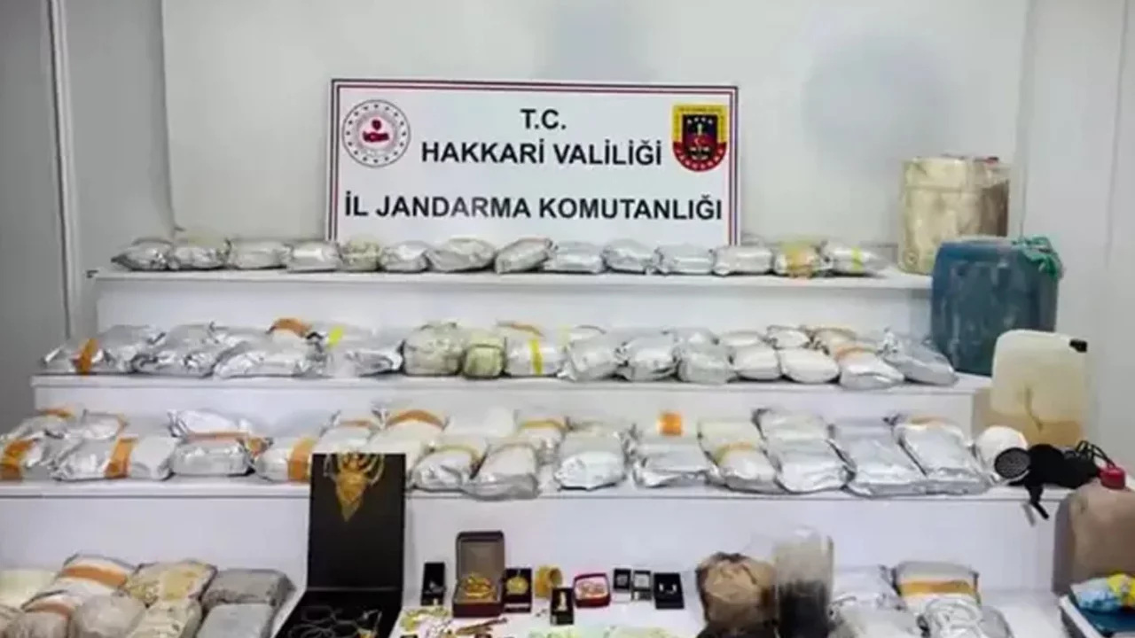 Hakkari'de 626 kilo uyuşturucu operasyonu: 4 tutuklama 