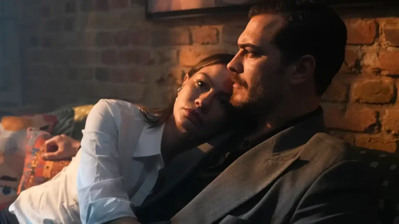 Eşref R&uuml;ya'da b&uuml;y&uuml;k final! &Ccedil;ağatay Ulusoy ve Demet &Ouml;zdemir'li fenomen dizi ekranlara veda ediyor