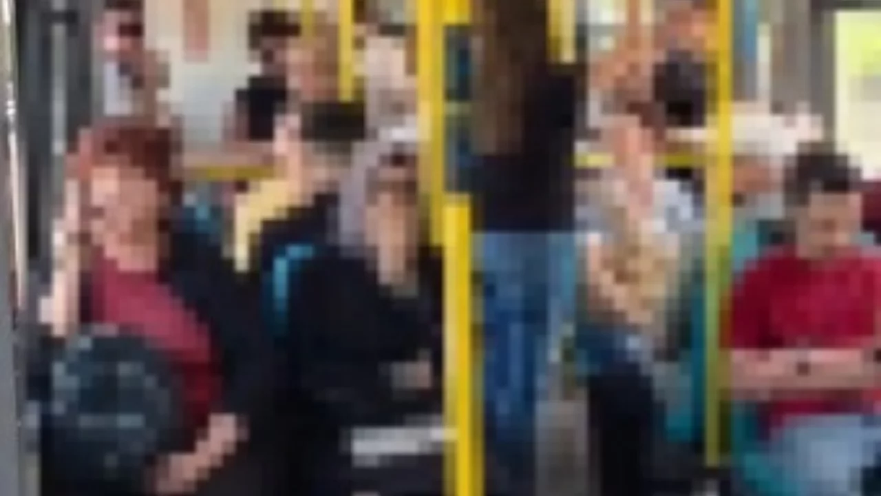 Bursa metrosunda medeniyet tartışması! "Nerede yaşıyorsun sen" 