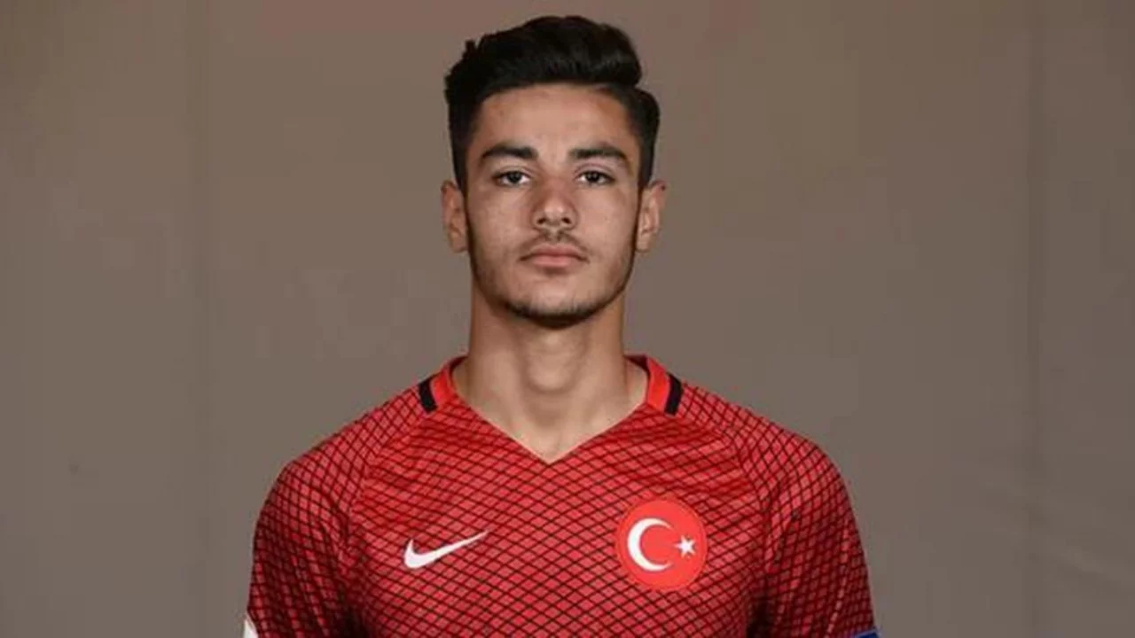 Ozan Kabak kimdir? Defans Ozan Kabak ka&ccedil; yaşında, nereli, hangi takımda oynuyor?