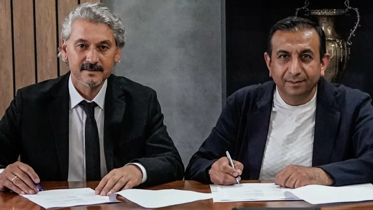 S&uuml;per Lig'den ayrıldı, saatler sonra TFF 1'inci Lig'e gitti: 1+1 yıllık imza