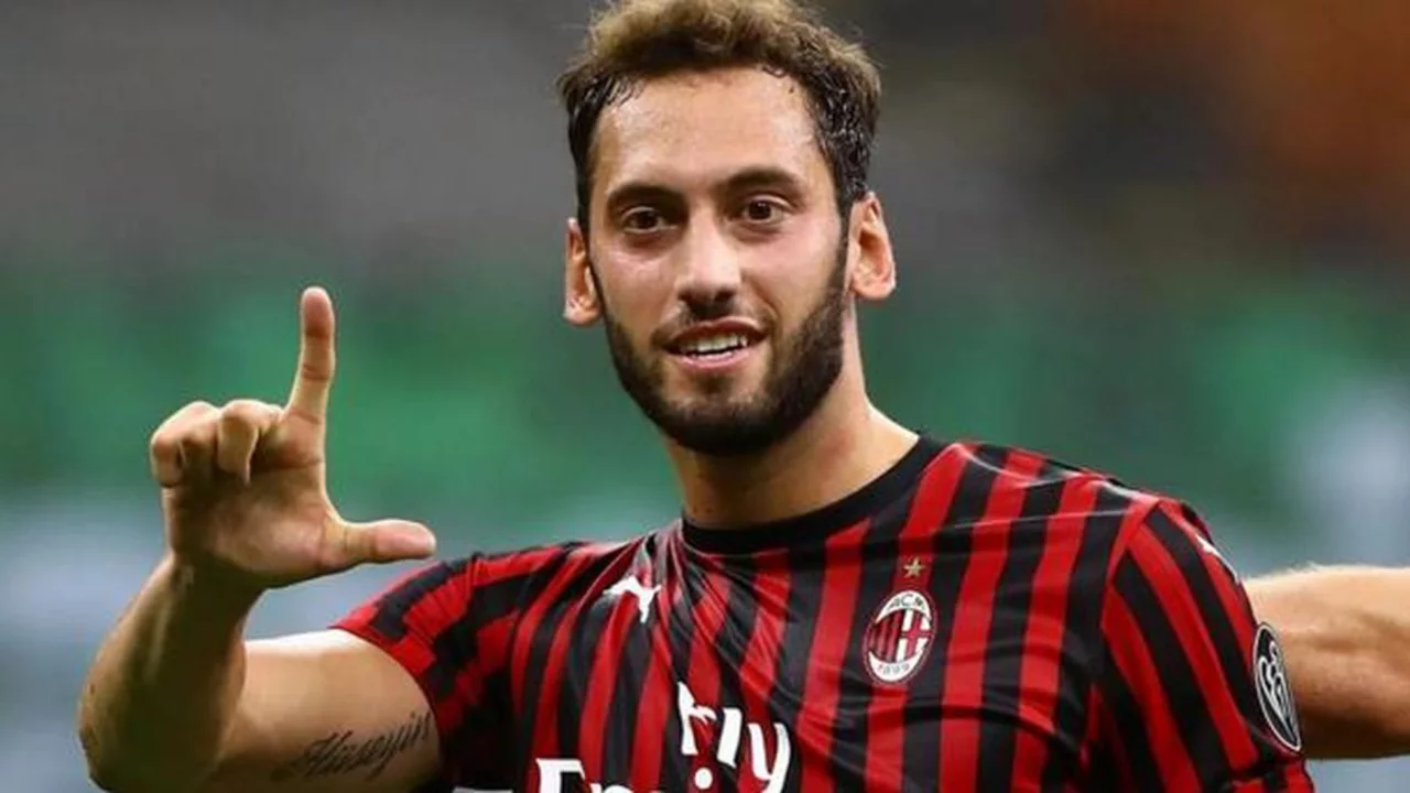 Hakan Çalhanoğlu kimdir? Orta saha Hakan Çalhanoğlu kaç yaşında, nereli, hangi takımda oynuyor?