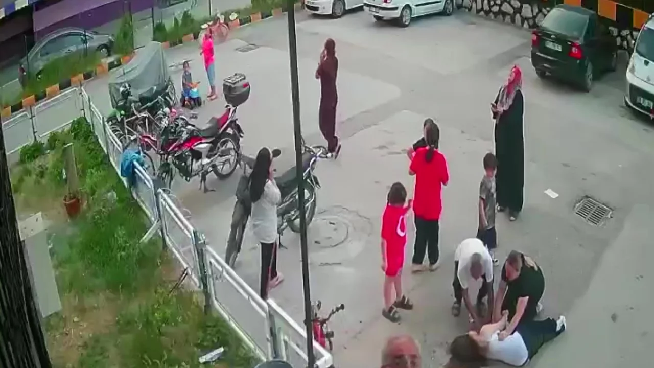 Adana'da 12. kattan düştü, hayatta kaldı! O anlar kamerada...