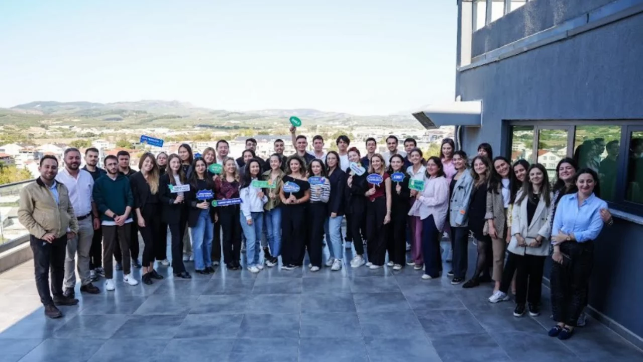Uludağ Enerji'den gençlere kariyer köprüsü! 60 öğrenci iş dünyasını yerinde deneyimledi