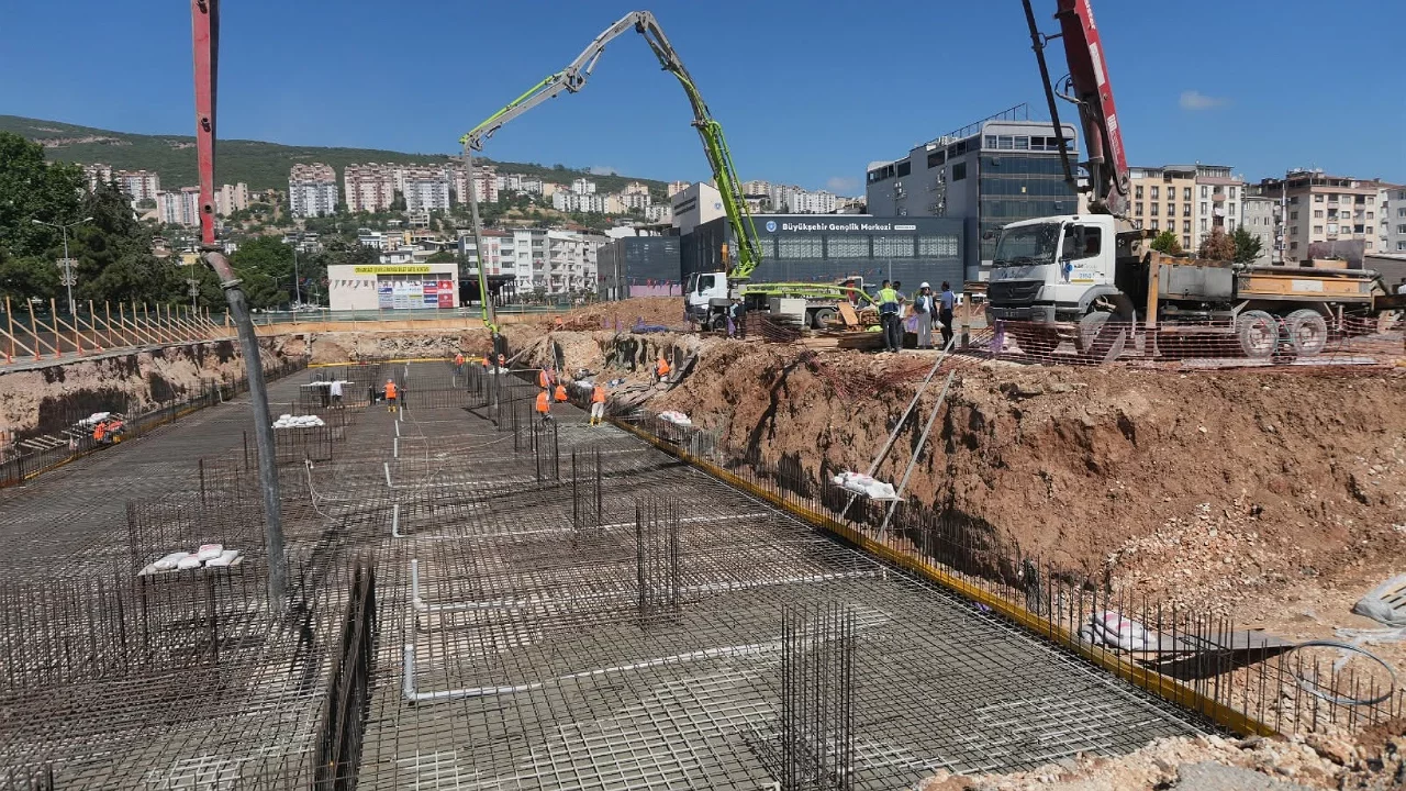 Bursa'da eski terminal alanındaki temel atma t&ouml;renine son dakika iptali