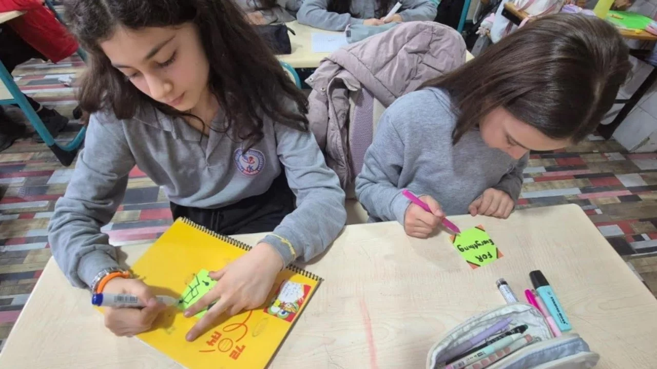 Bursa'dan Avrupa'ya uzanan mutluluk köprüsü! 7 ülkeden öğrenciler aynı projede buluştu
