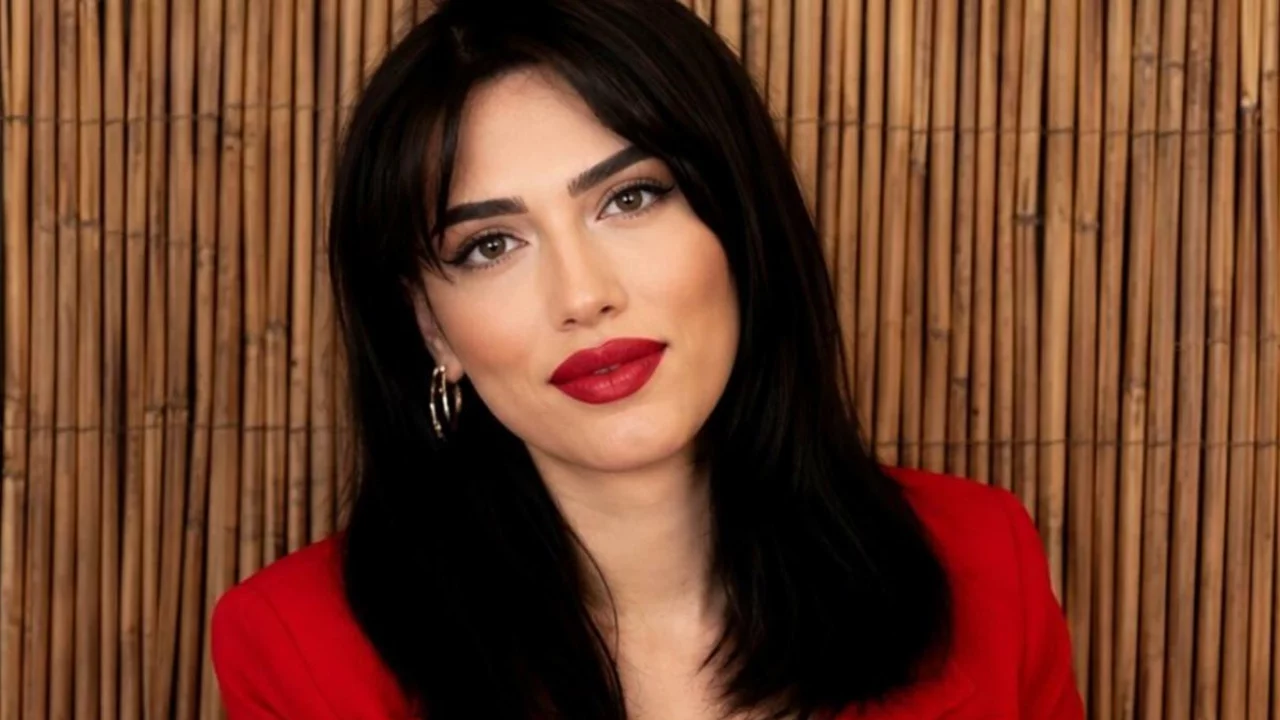 Irmak &ouml;ğretmen, İzmir'de son yolculuğuna uğurlandı