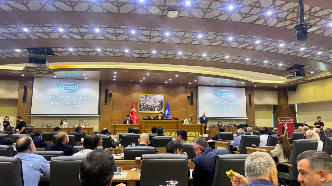 Bursa B&uuml;y&uuml;kşehir Meclisi'nde dev kredi komisyona havale edildi