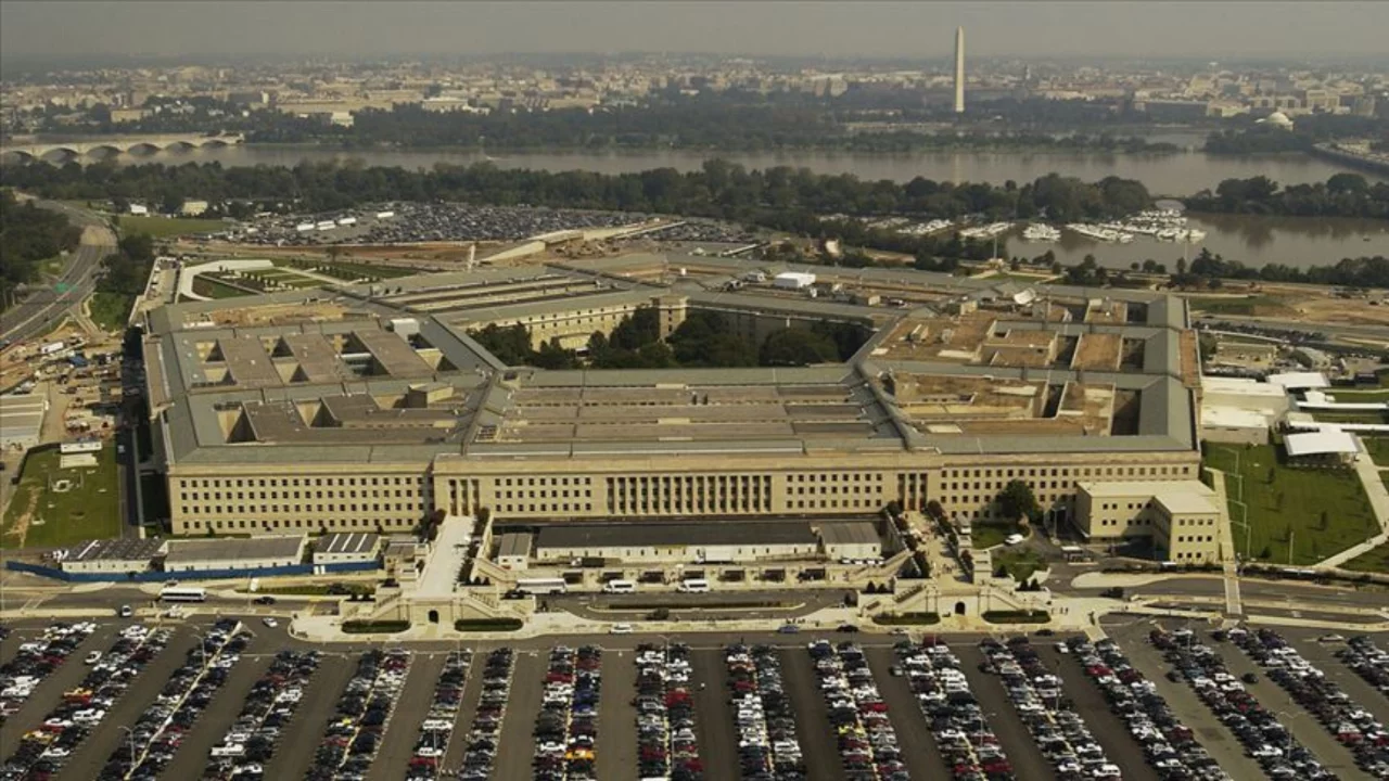 Pentagon'da alarm zinciri: Hava kalitesi tespiti sonrası bölümler kilitlendi