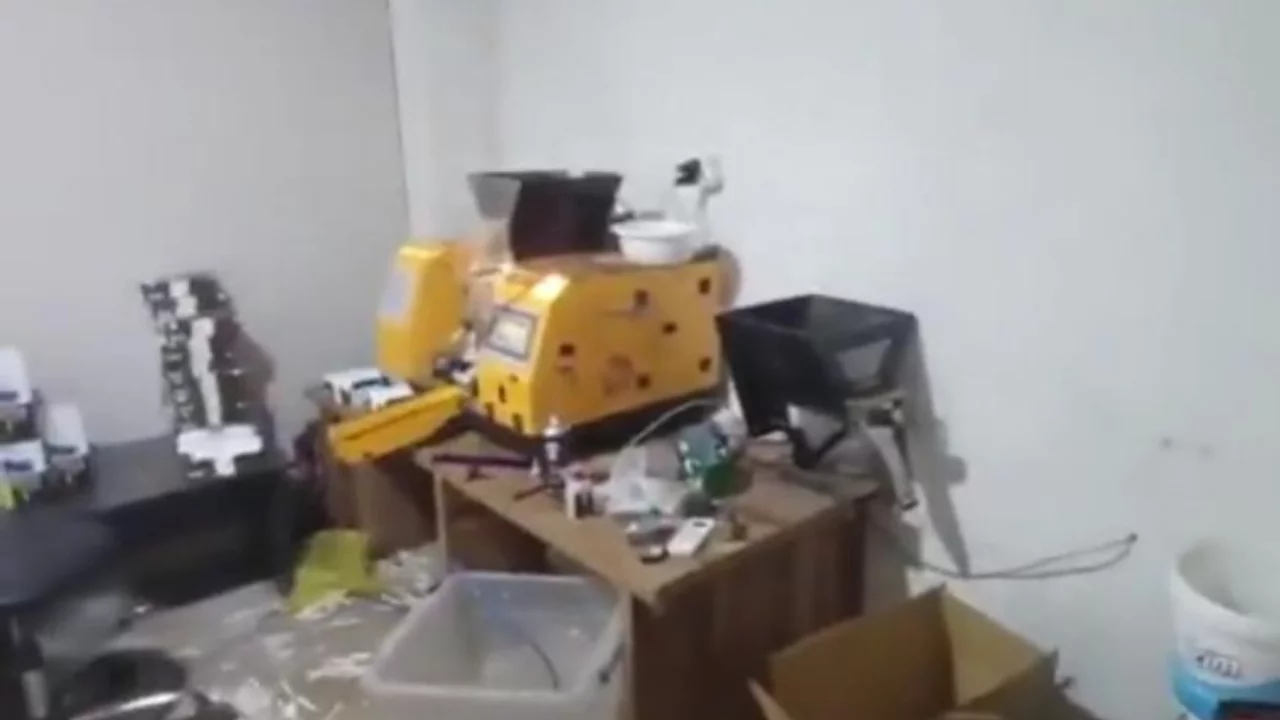 Bursa'da ka&ccedil;ak t&uuml;t&uuml;n operasyonu! &Ccedil;ok sayıda &uuml;r&uuml;n ele ge&ccedil;irildi, 6 kişi yakalandı...