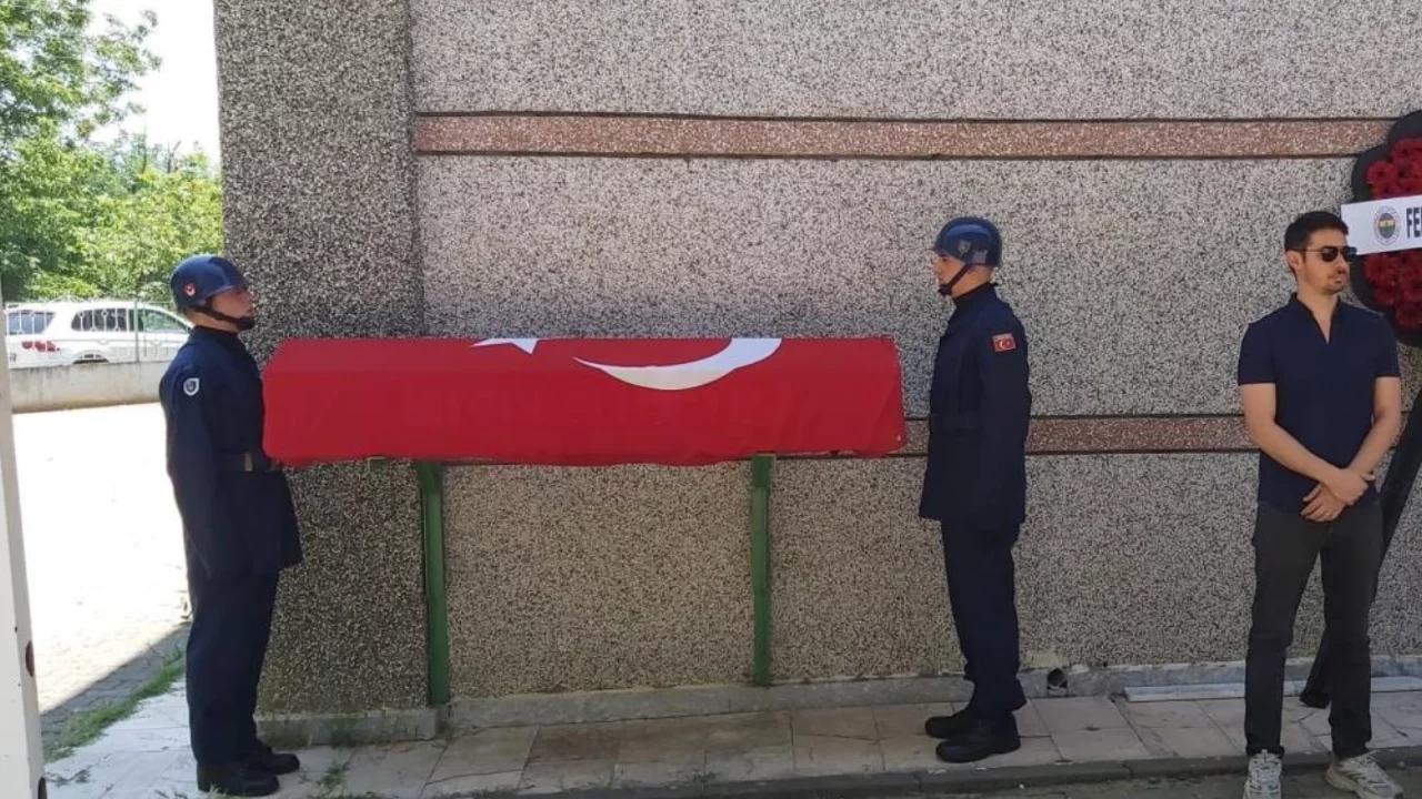 Bursa'da duygulandıran veda: Kıbrıs gazisi son yolculuğuna uğurlandı