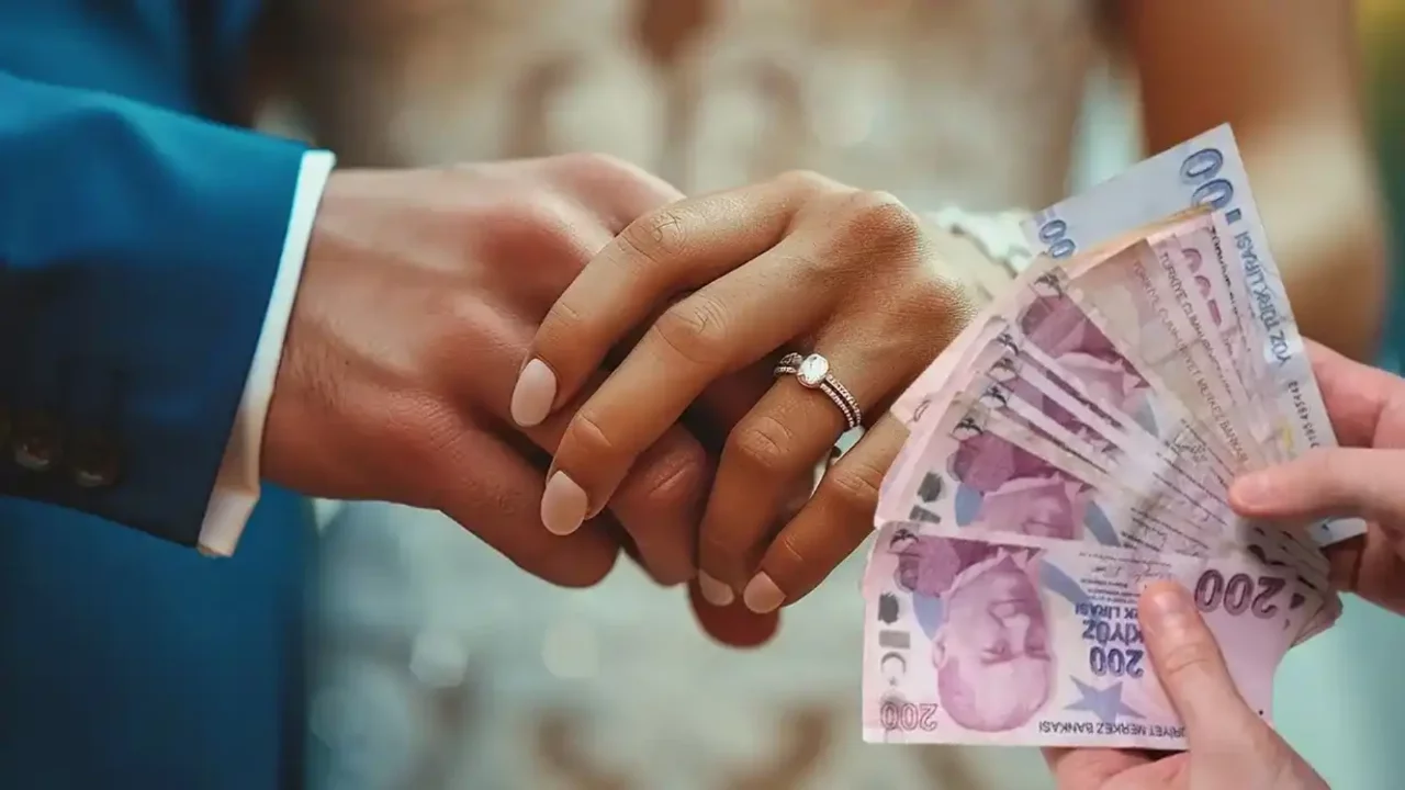Eşi 280 bin TL maaş alan kocanın paylaşımı tartışmalara yol a&ccedil;tı