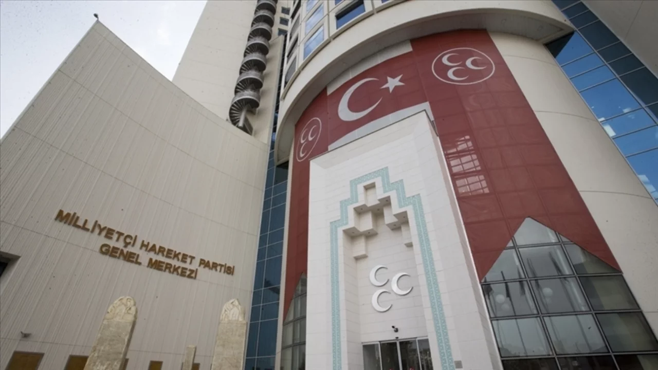 MHP'de il teşkilatları feshedilmeye devam ediyor! Semih Yal&ccedil;ın a&ccedil;ıkladı...