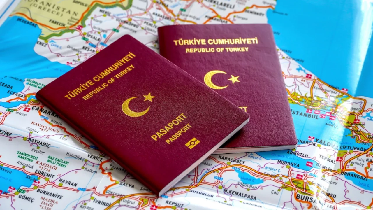Listeye bir yenisi daha eklendi: Türk vatandaşları artık vizesiz girebilecek!