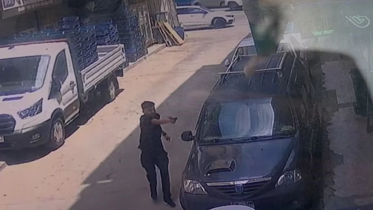 Bursa'da "yan bakma" kavgası kanlı bitti! Kurşunların hedefi oldular...