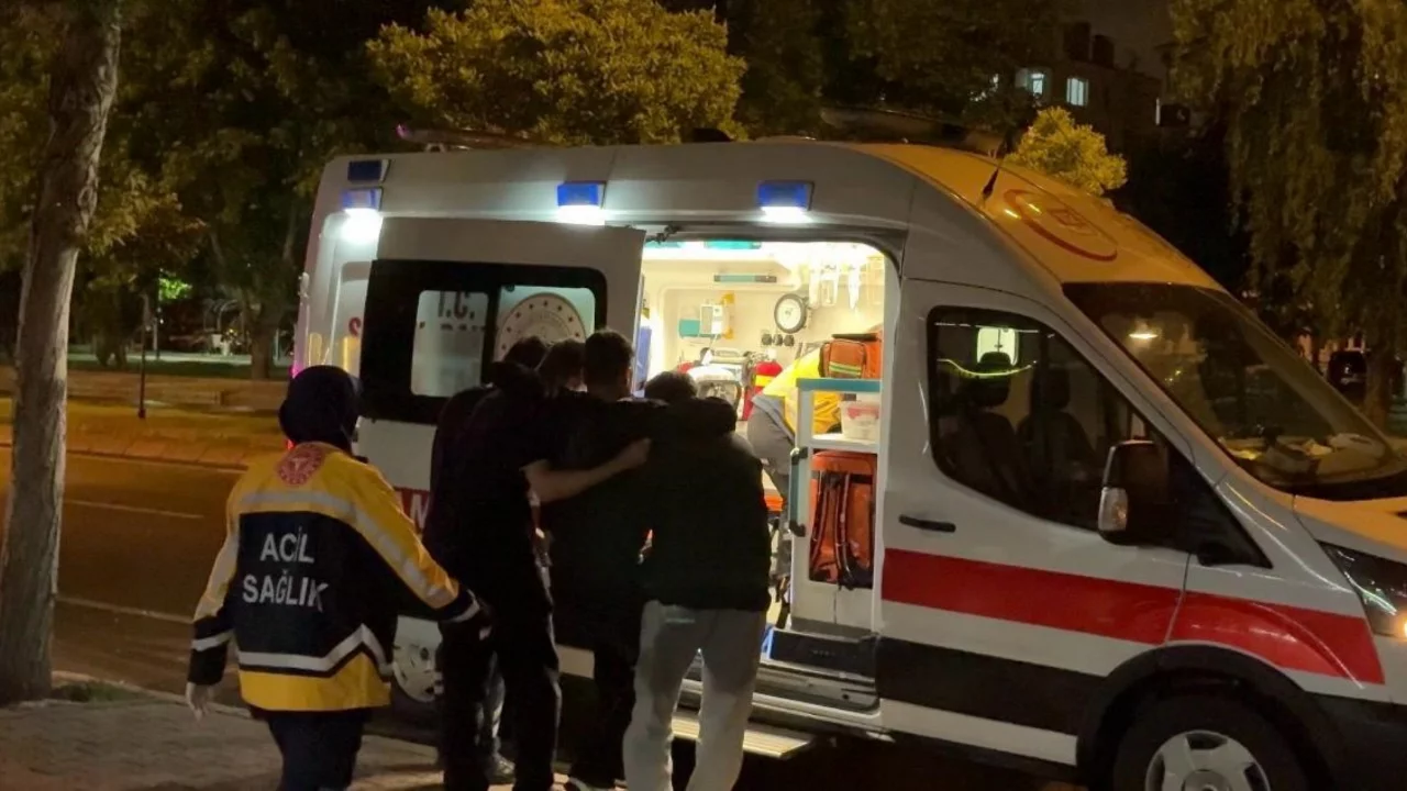Parkta çocuklar arası bıçaklı kavga: 2 yaralı