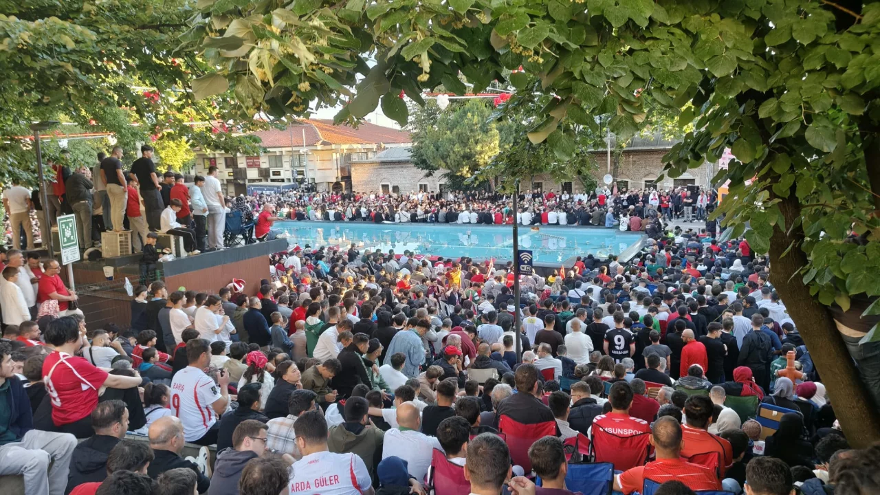 Bursa A Milliler için ayakta! Meydan tıklım tıklım