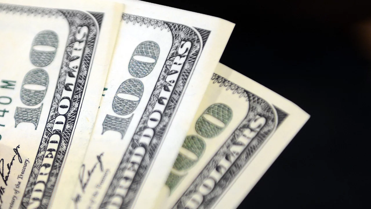Dolar ve Euro'da Son Durum! Piyasalar Haftanın Son Gününe Bu Rakamlarla Uyandı