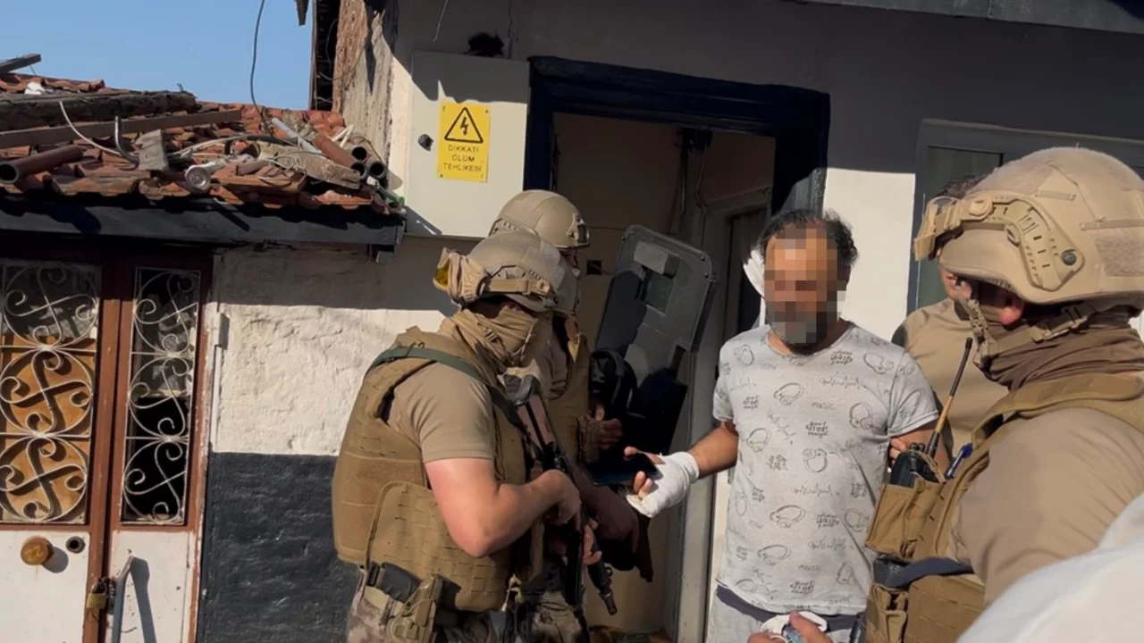 Bursa'da hareketli dakikalar! Özel harekat ablukaya aldı... "Çalsaydınız açardım"