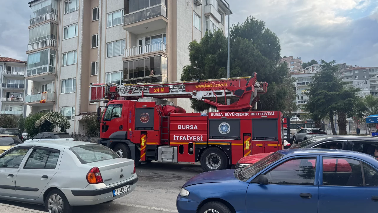 Bursa'da kurtarma operasyonunda sıra dışı anlar: Arkadaşları g&ouml;ky&uuml;z&uuml;n&uuml; kuşattı!