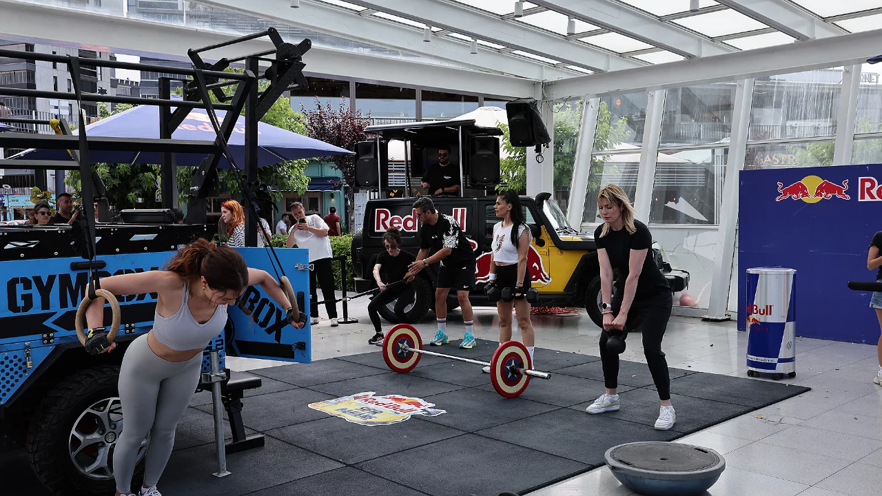 Nil&uuml;fer'de g&uuml;n boyu spor heyecanı