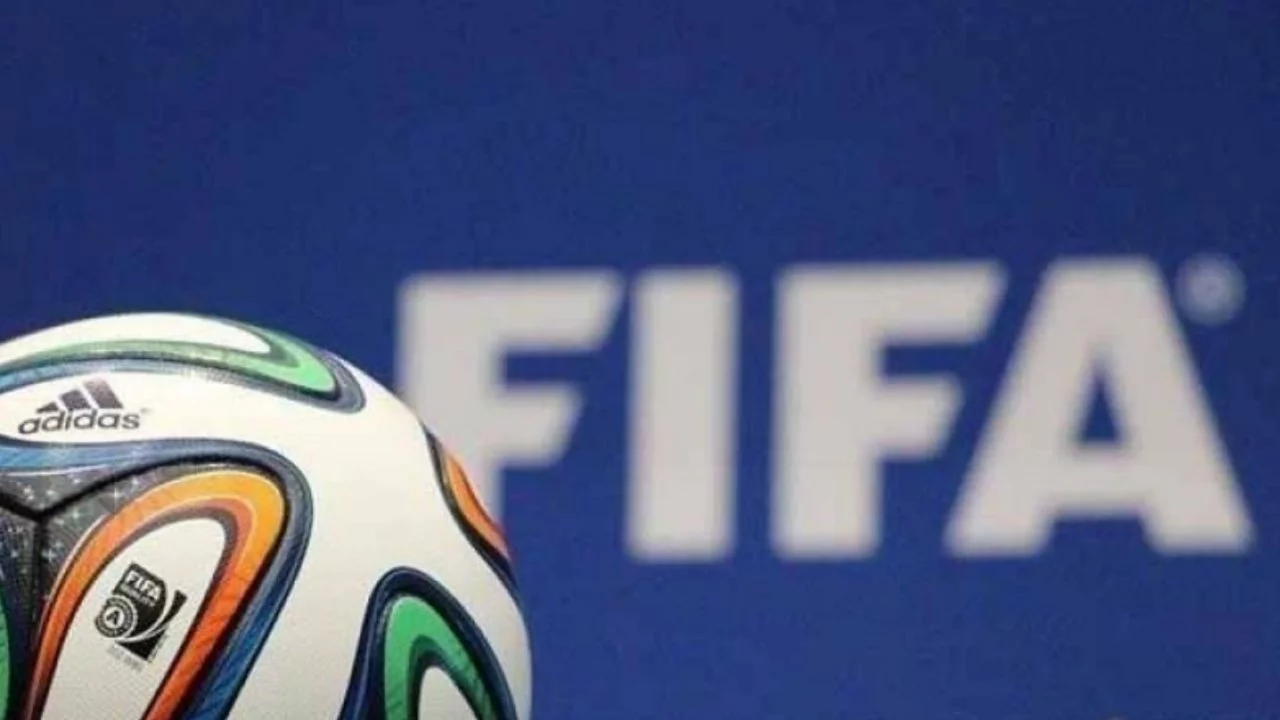 FIFA'dan 3 S&uuml;per Lig kul&uuml;b&uuml;ne transfer yasağı