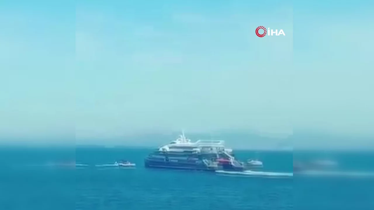 Hırvatistan'da yolcu gemisi ile tekne &ccedil;arpıştı! &Ouml;l&uuml; ve yaralı var...