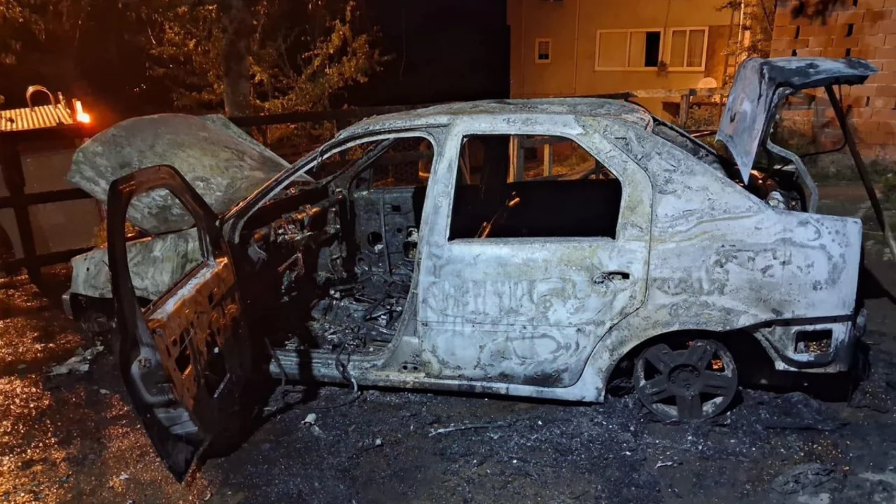 Sendika başkanının park halindeki aracı kundaklandı