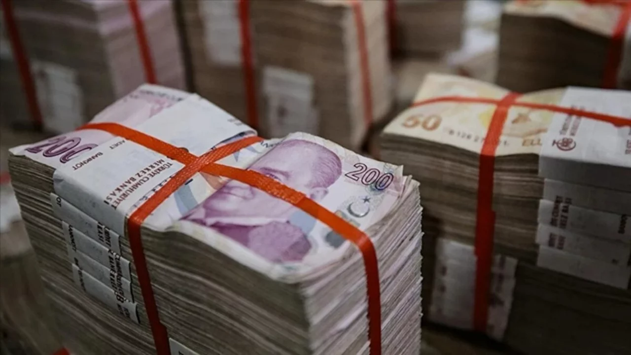 SSK, Bağ-Kur ve EYT'lileri ilgilendiriyor! Son 2 bin 520 g&uuml;n uyarısı