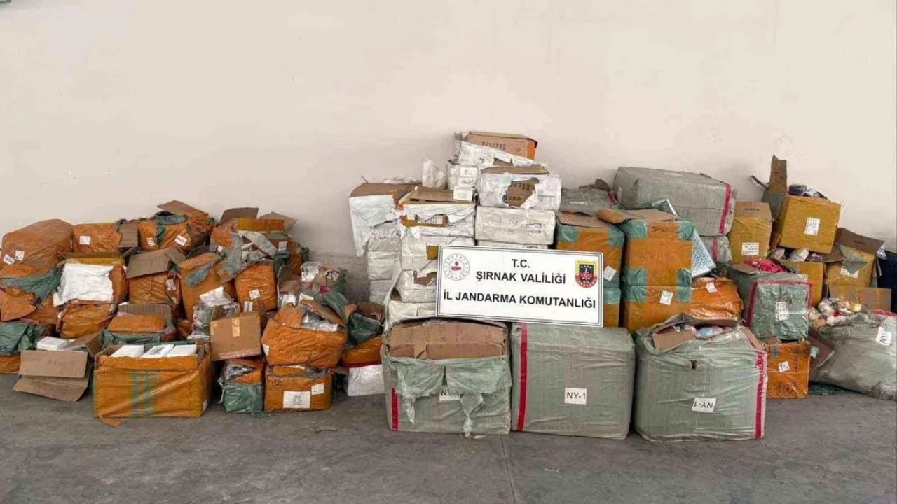 Dev ka&ccedil;ak&ccedil;ılık operasyonu: 77 milyon liralık ka&ccedil;ak &uuml;r&uuml;n ele ge&ccedil;irildi