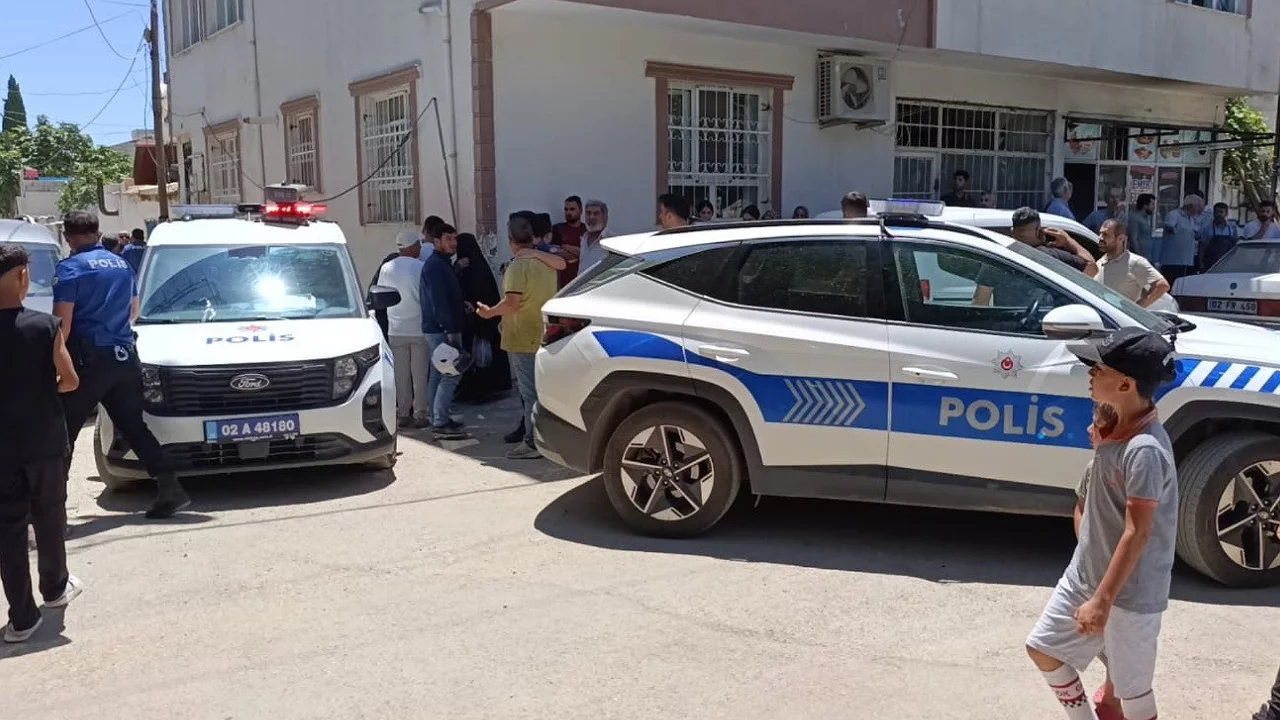 Akraba kavgası mahalleyi karıştırdı! Polis müdahale etti, 3 kişi gözaltında