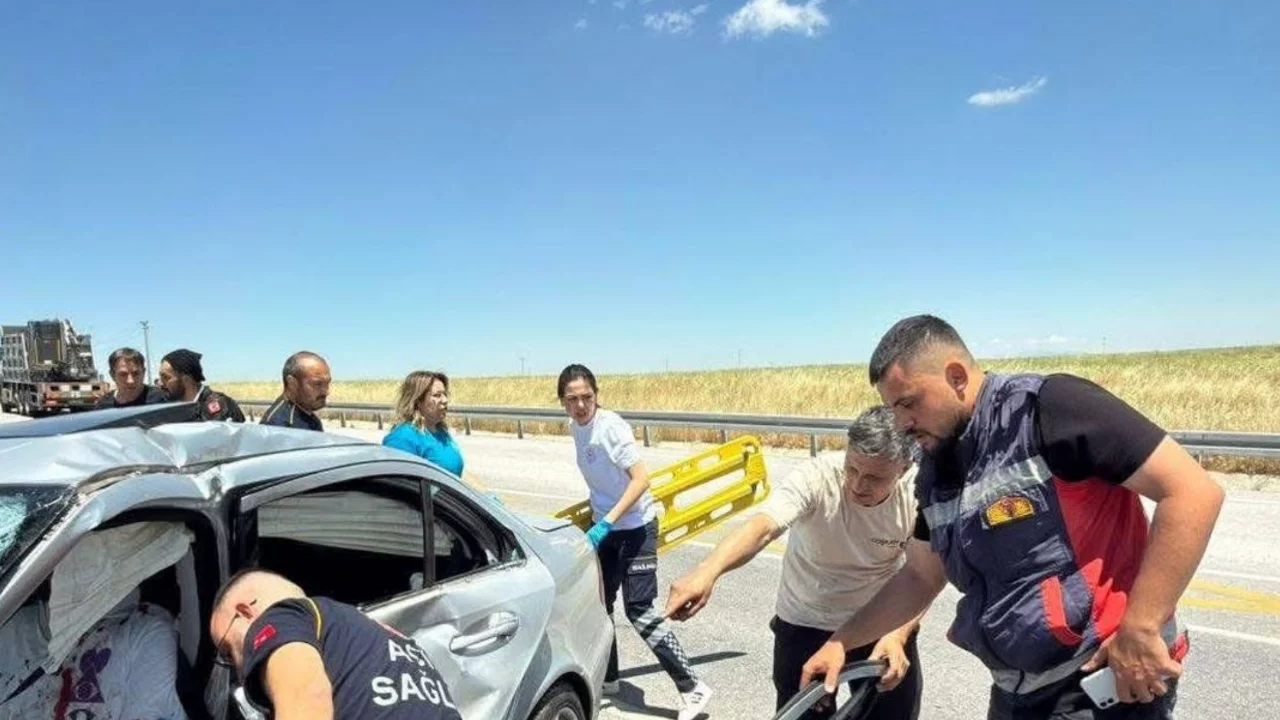 Afyonkarahisar'da feci kaza: 1 kişi ölü, 6 kişi yaralandı!