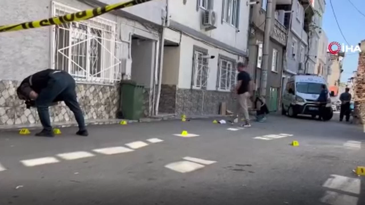 Bursa'da sokak ortasında kanlı &ccedil;atışma! Husumetlisine kurşun yağdırdı...