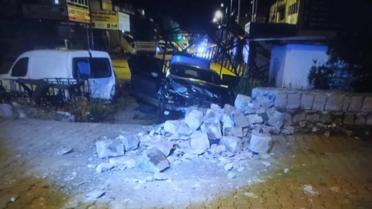 Seyir halindeki araçtan çıkan kurşunalar başına isabet etti! Müdahalelere rağmen kurtarılamadı...