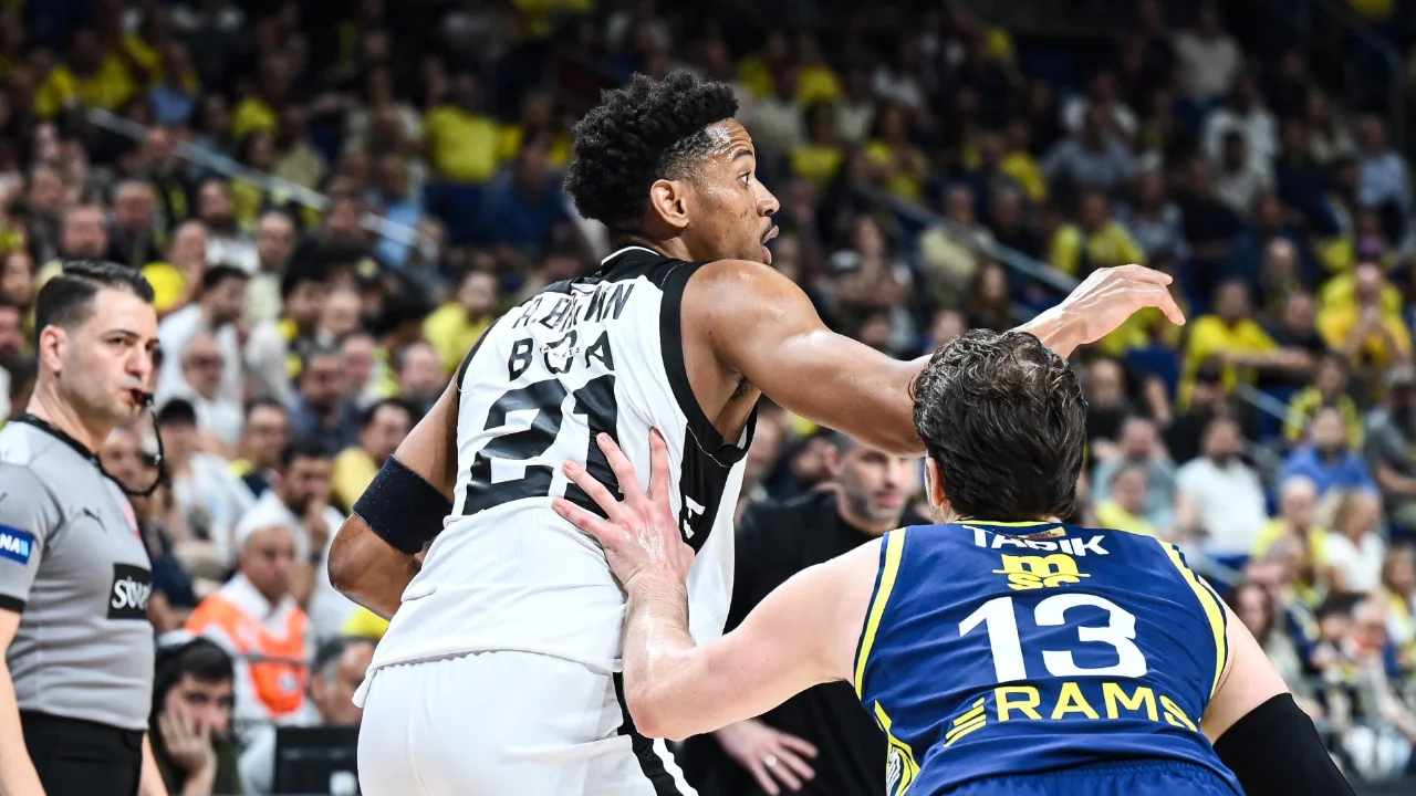 Fenerbah&ccedil;e Beko'dan final serisinde g&uuml;&ccedil;l&uuml; yanıt: Beşiktaş karşısında farklı galibiyetle denge geldi