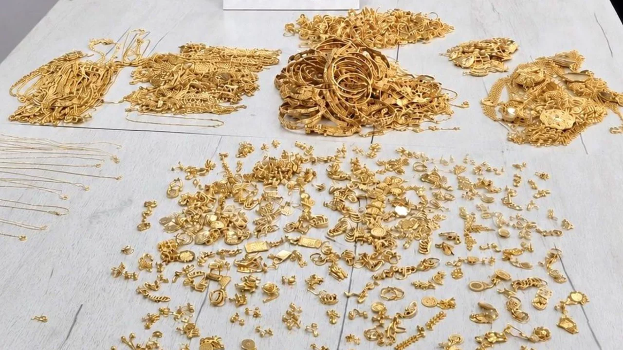 Sınır Kapısı'nda 5 kilo altın ele geçirildi