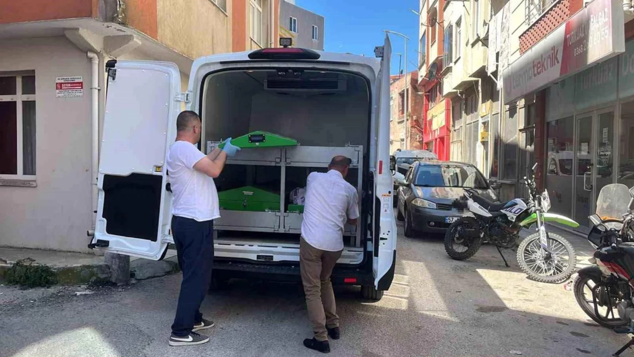 56 yaşındaki adam misafirliğe gittiği evde hayatını kaybetti