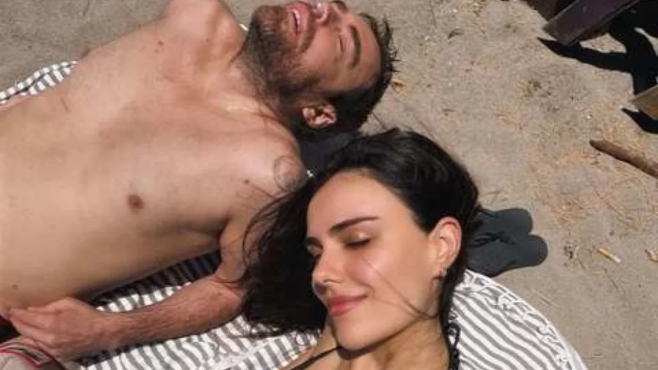 &Ouml;zg&uuml; Kaya ve Murat Dalkılı&ccedil;'tan romantik ka&ccedil;amak!