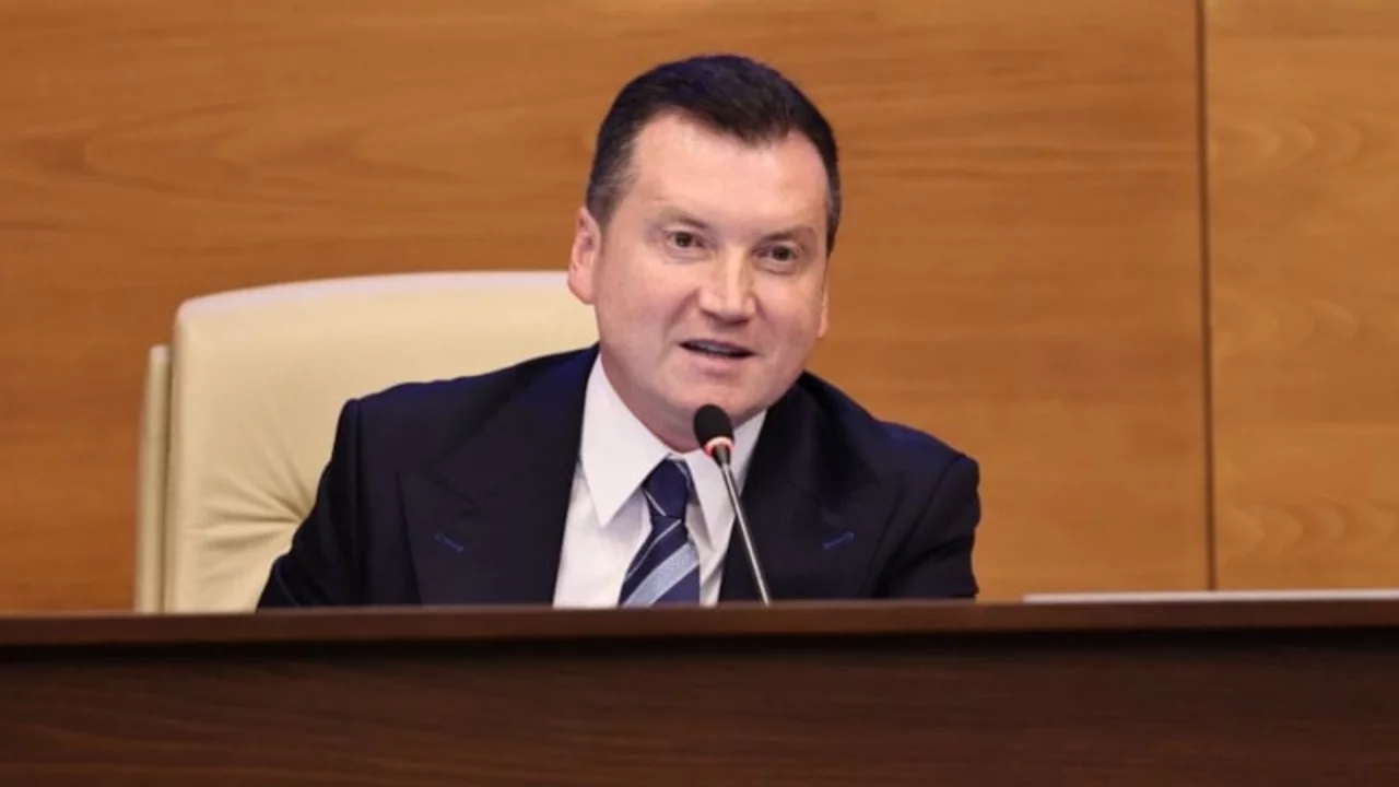 Usuls&uuml;zl&uuml;k soruşturmasında tutuklanmıştı! Belediye başkanı g&ouml;revinden uzaklaştırıldı...
