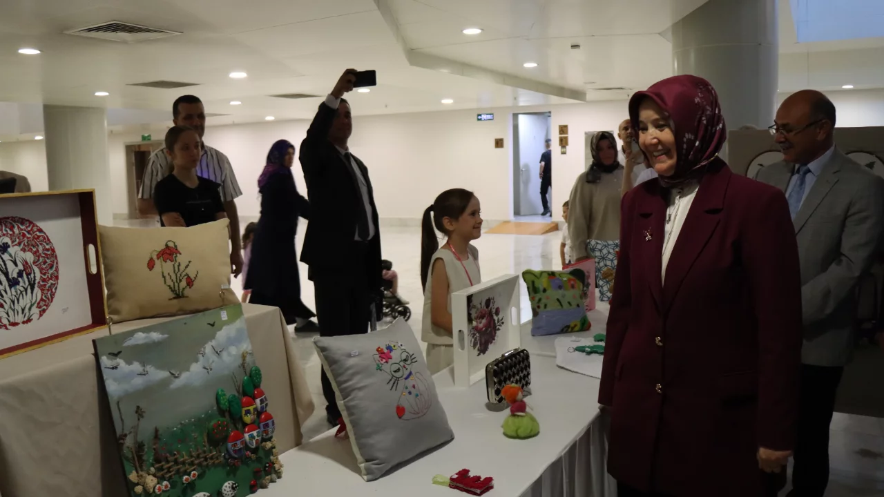 "Benim &Ouml;znem Bursa" g&ouml;sterisi b&uuml;y&uuml;k ilgi g&ouml;rd&uuml;