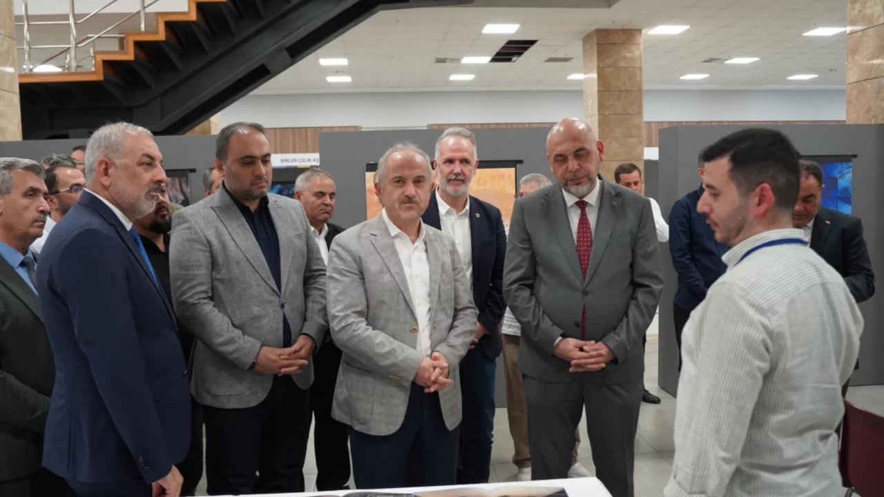 İş arayanlar ile işverenler bir araya geldi! istihdam buluşmalarına yoğun katılım...
