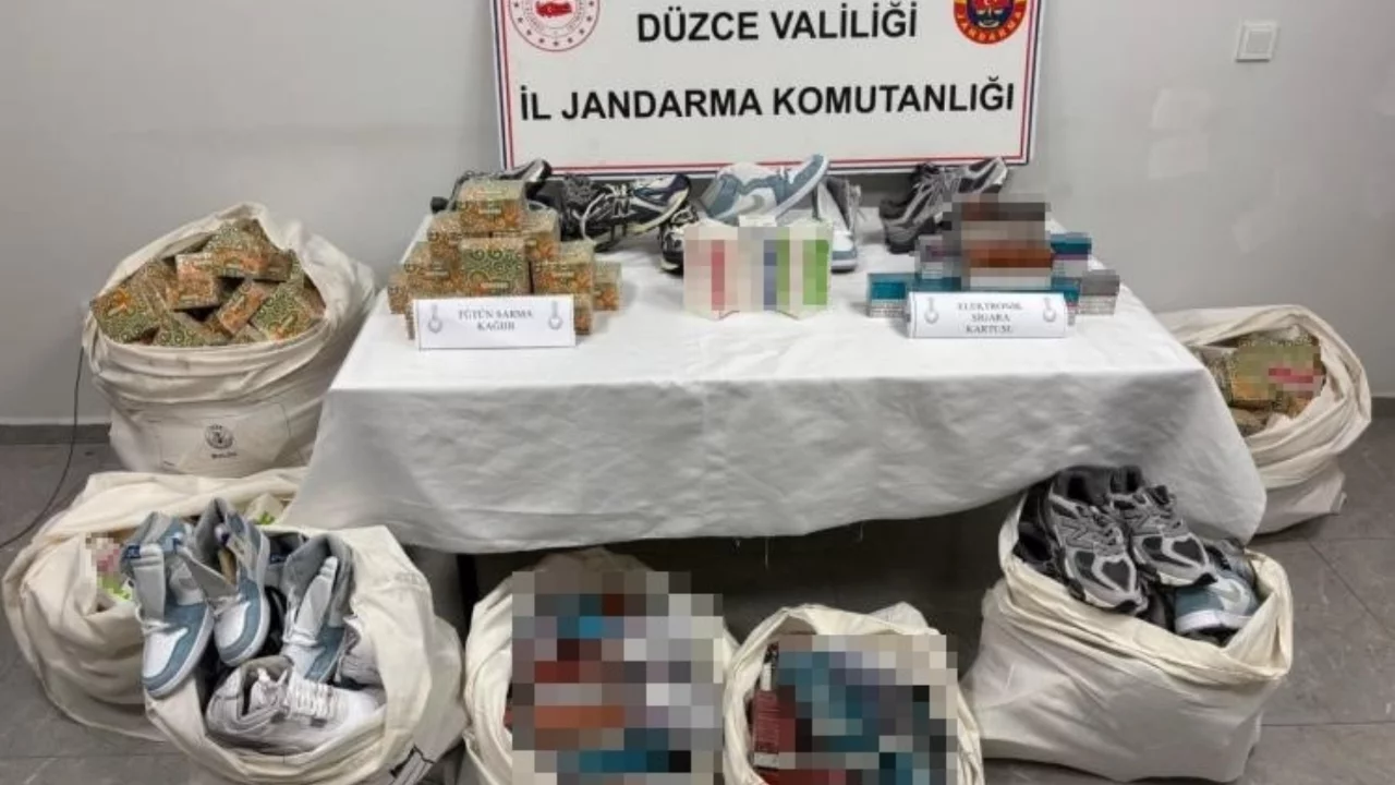 Düzce'de kargo üzerinden kaçak sevkiyat girişimi jandarmaya takıldı