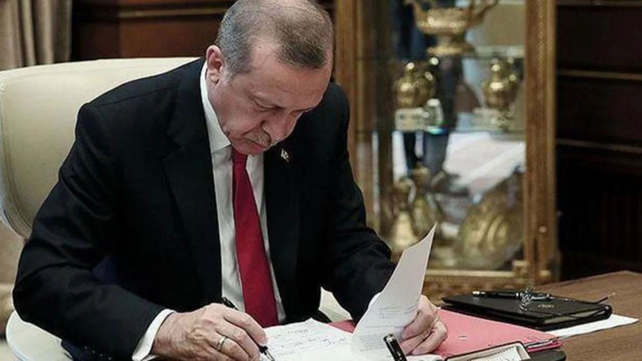 M&uuml;lki İdare Amirleri Atama Kararnamesi (TAM İSİM LİSTESİ) Hangi m&uuml;lki idare amir nereye atandı? (17 Haziran &Ccedil;arşamba Resmi Gazete)