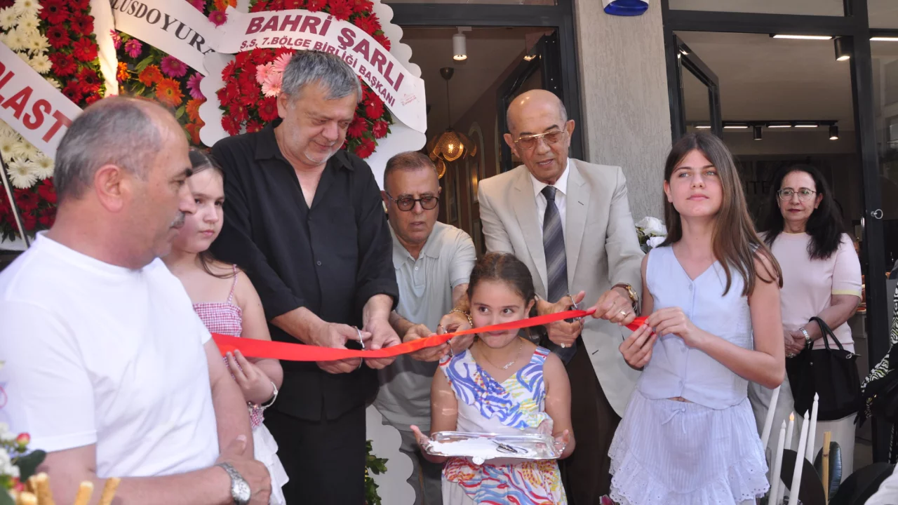 Geye Dondurma Balat şubesi yoğun katılımla açıldı