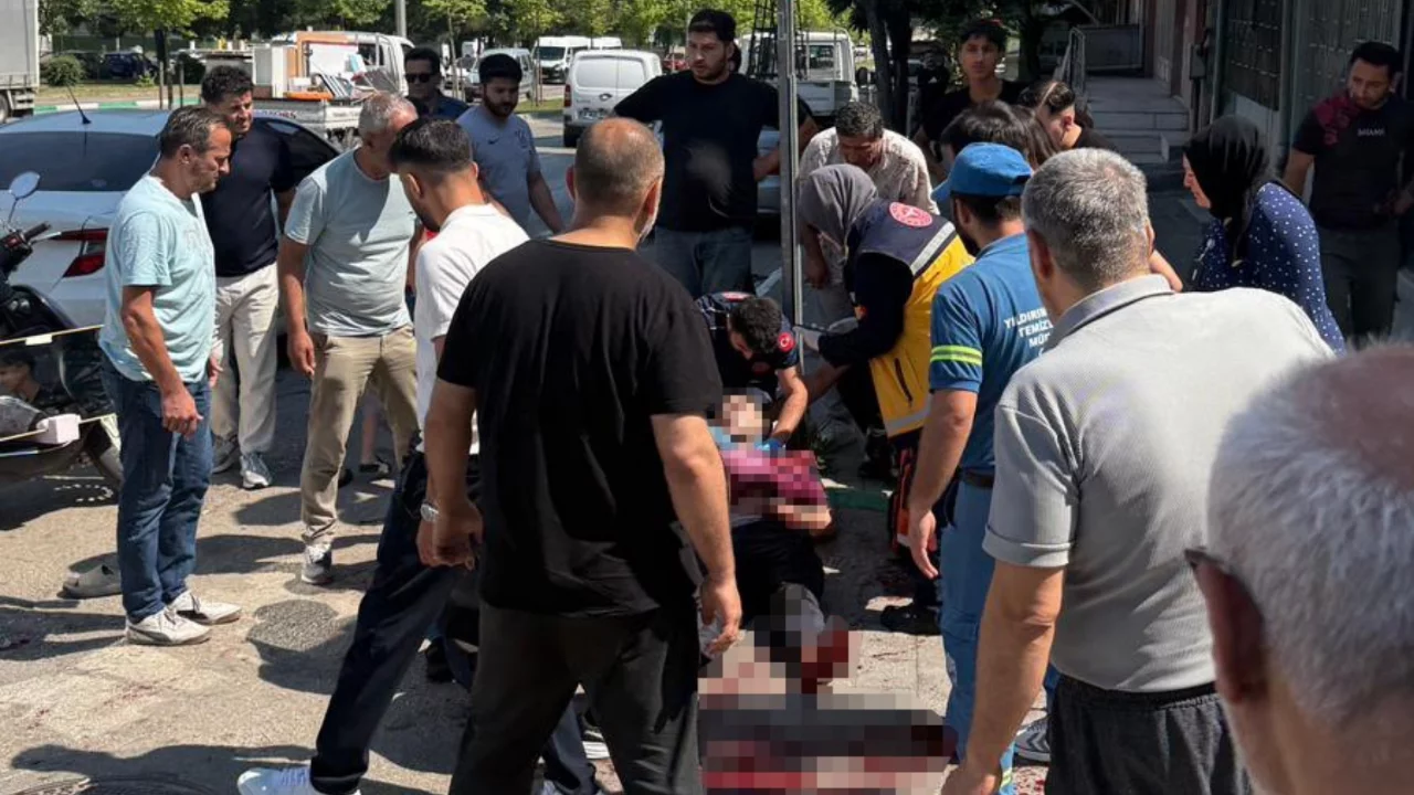 Bursa'da park yeri tartışması kanlı bitti! Babanın feryadı y&uuml;rekleri dağladı: "Oğlum sakın &ouml;lme..."