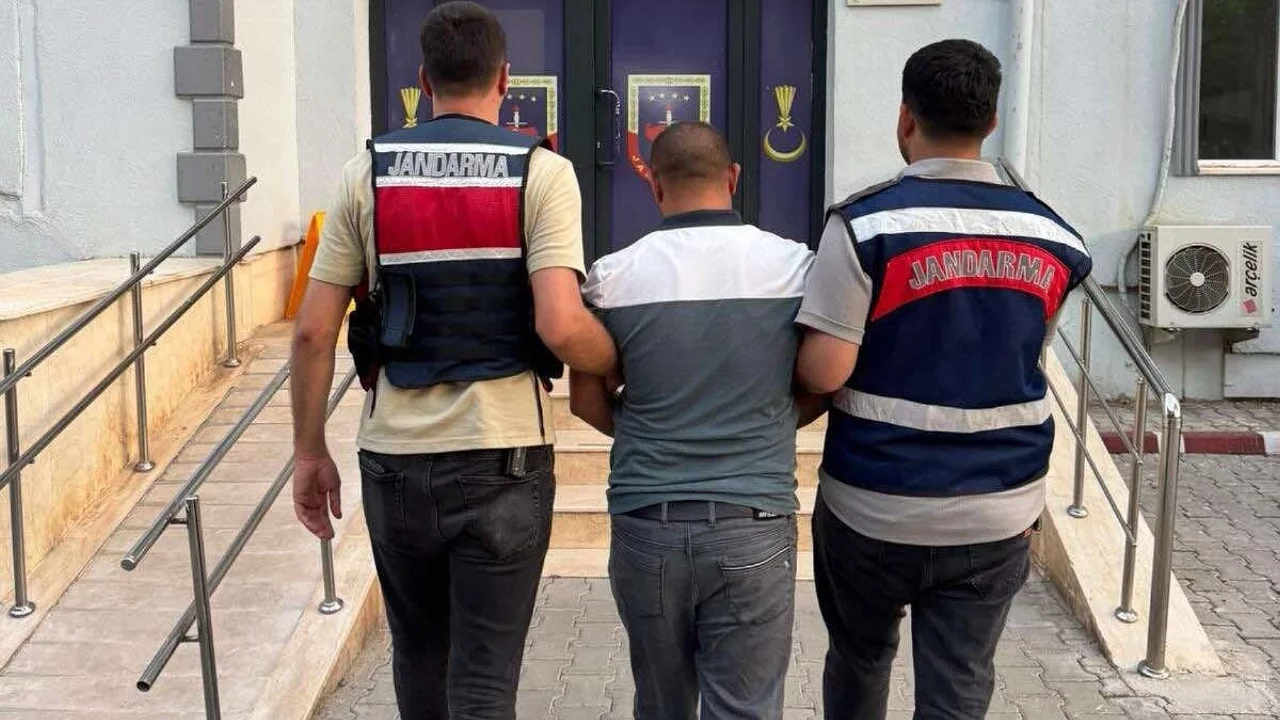 30 yıl cezası bulunan firari yakalandı! 14 su&ccedil; dosyasıyla aranıyordu