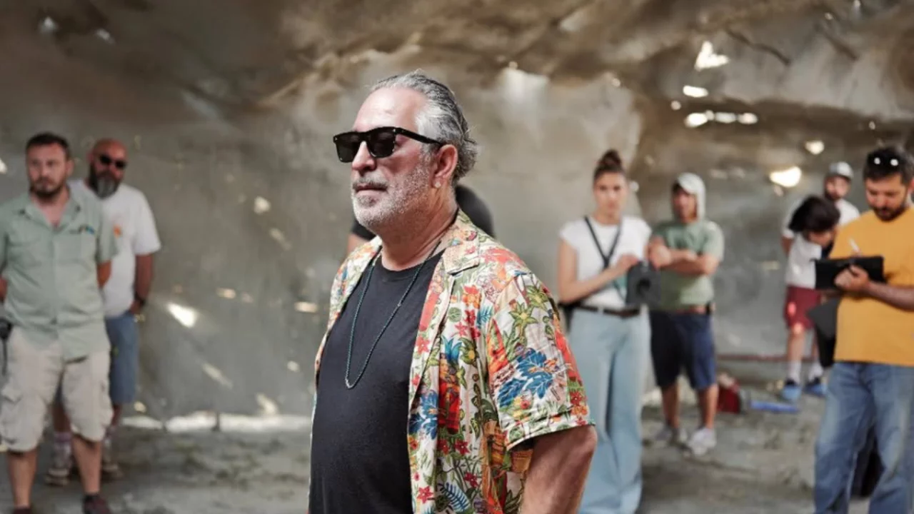 Cem Yılmaz'dan meraklandıran paylaşım! 'GORA 4 GORA' i&ccedil;in bekleyiş hızlandı