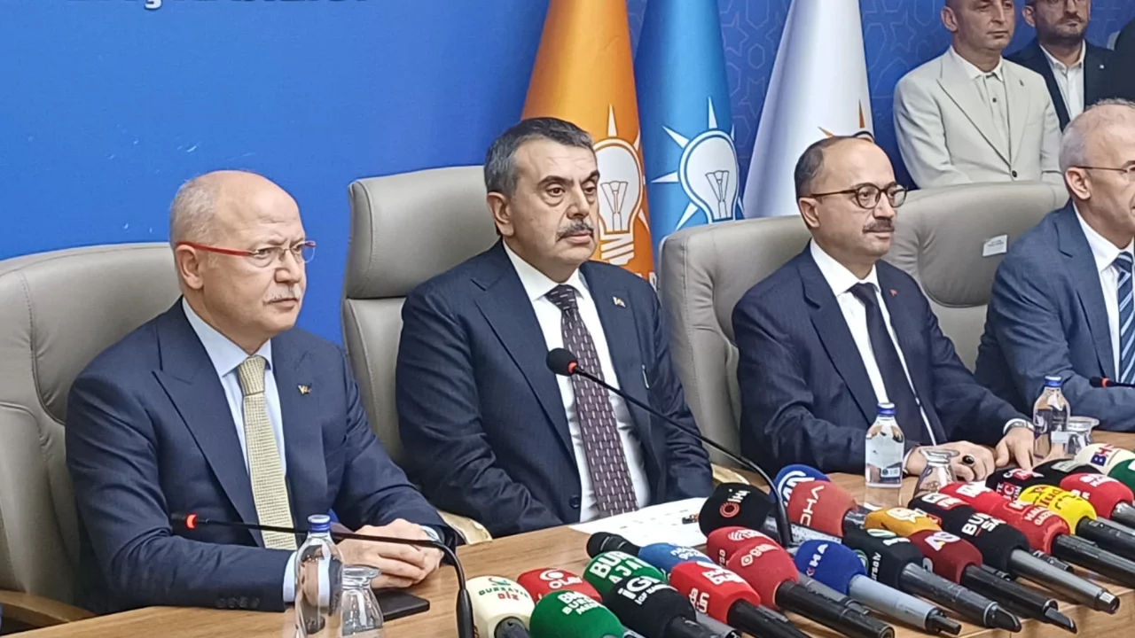 Bakan Tekin Bursa'da! "T&uuml;rkiye Y&uuml;zyılı Maarif Modeli"nin &ouml;z&uuml; budur"